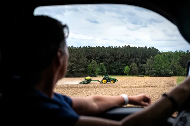 Boeren roepen om versoepeling van gebruik dierlijke mest, nu Irancrisis de norm veranderd