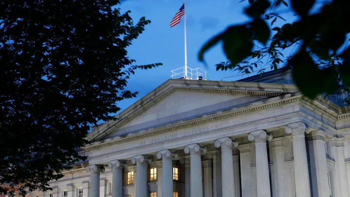 آمریکا ۳۵ فرد و نهاد را به اتهام کمک به دور زدن تحریم‌های ایران تحریم کرد