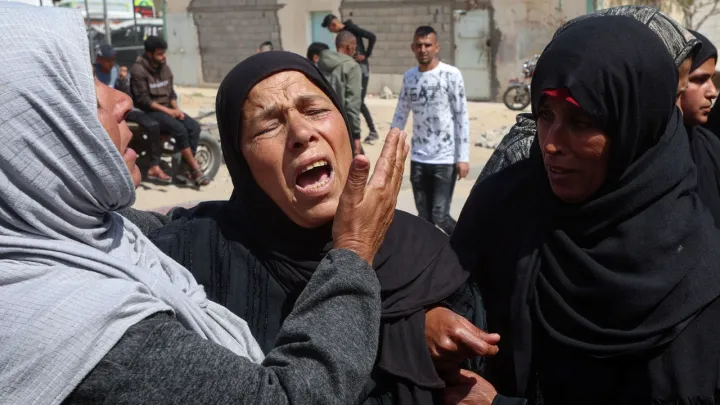 Israel mata uma criança e fere dois palestinianos em ataques contínuos contra Gaza