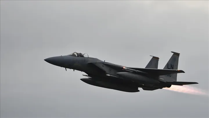 Американски борбен авион соборен над Иран