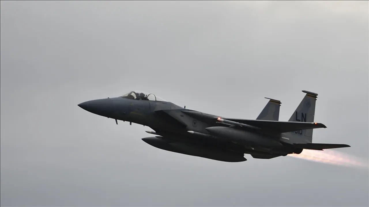 Американски борбен авион соборен над Иран