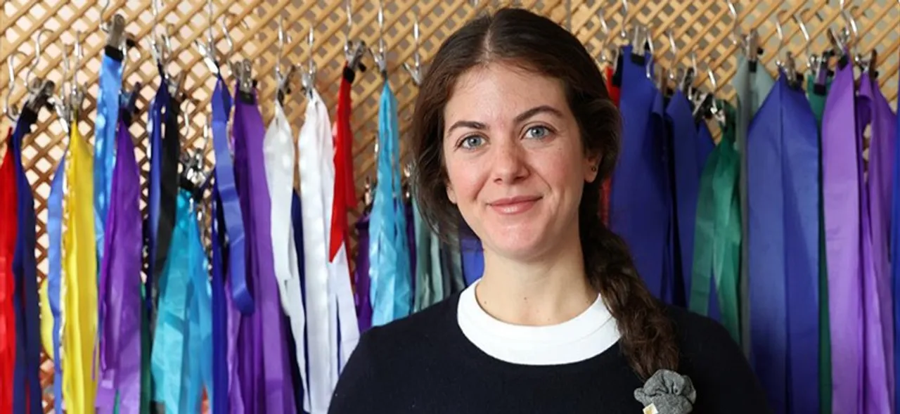 Moda sostenible desde Estambul: una diseñadora turca transforma velas desechadas en piezas de diseño