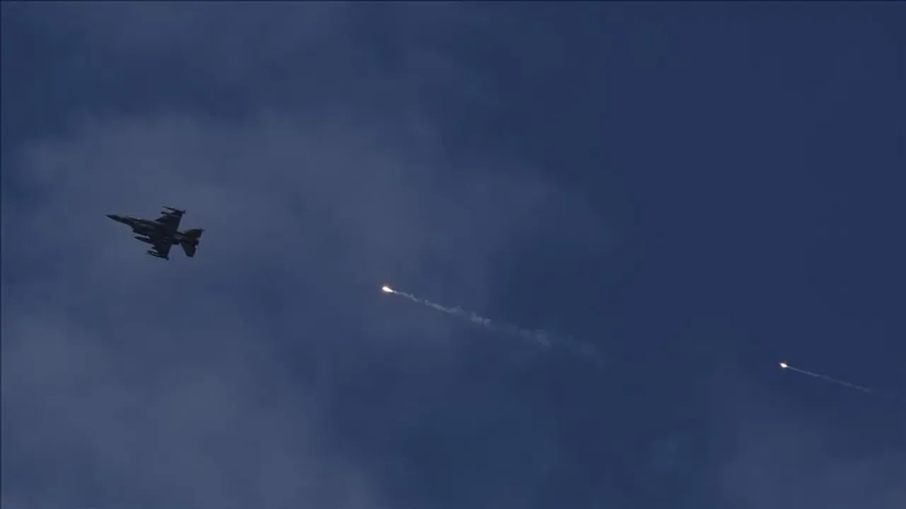 Iran claims shooting down US jet, announces bounty to capture pilot