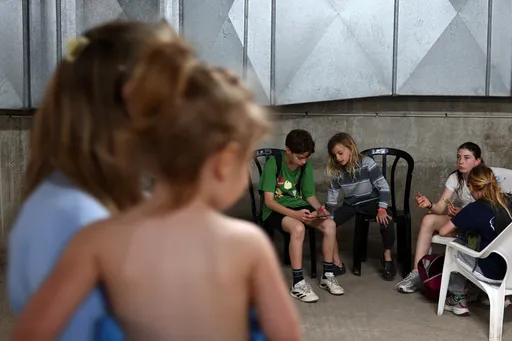 ההשפעה של המלחמות המתמשכות של הממשלה הישראלית על ילדי ישראל: מציאות של חרדה, דיכאון ונשירה