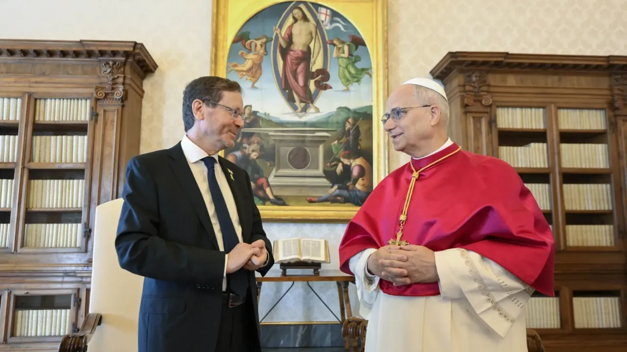 Папа призвал Израиль остановить войну с Ираном