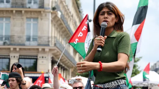 Après sa garde à vue pour “apologie du terrorisme”, Rima Hassan à nouveau convoquée par la police