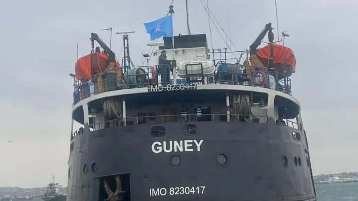 Soomaaliya oo diiwaangelisay markabkii ugu horreeyay ee calanka qaranka hoos yimaada 35 sano ka dib