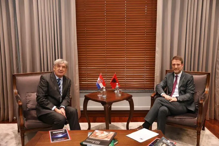 Ministri Hoxha: Riafirmuam partneritetin strategjik midis Shqipërisë dhe Kroacisë