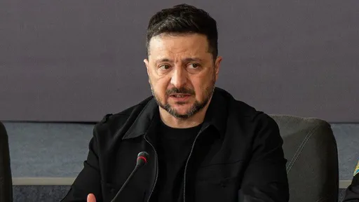 Zelensky nënshkruan projektligje që e zgjasin gjendjen ushtarake dhe mobilizimin në Ukrainë