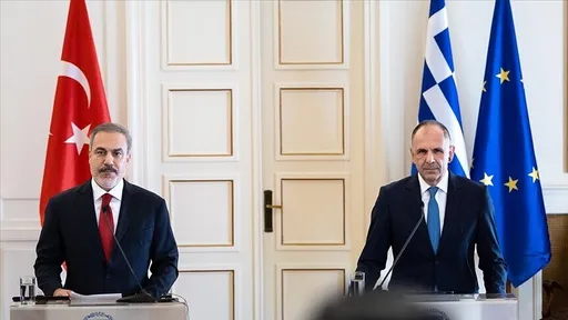 Kryediplomati turk dhe ai grek diskutojnë sulmin izraelit ndaj flotiljes së ndihmave drejt Gazës