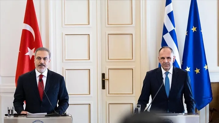 Kryediplomati turk dhe ai grek diskutojnë sulmin izraelit ndaj flotiljes së ndihmave drejt Gazës