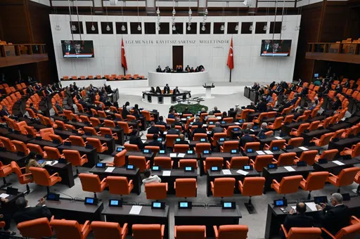 Turkish parliament demands release of flotilla activists, decries Israeli piracy as 'war crime'