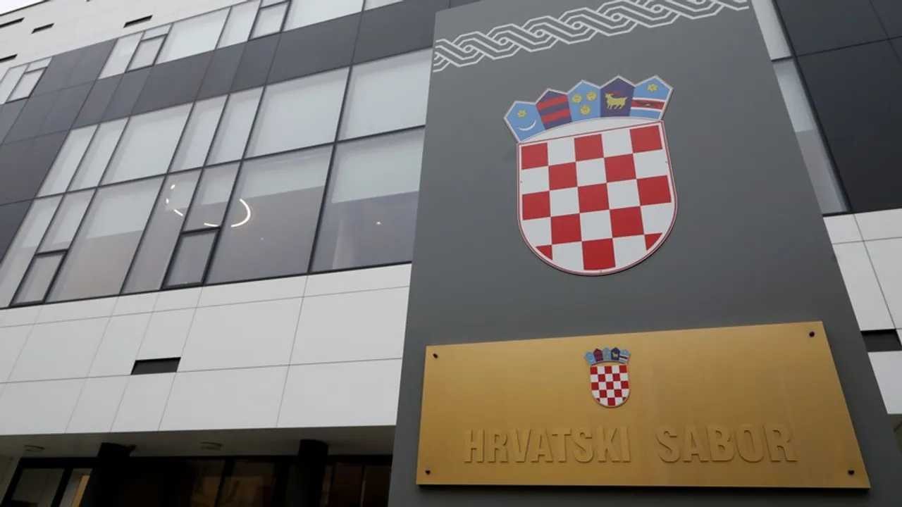 Hrvatski sabor izglasao "plivajući" PDV na gorivo