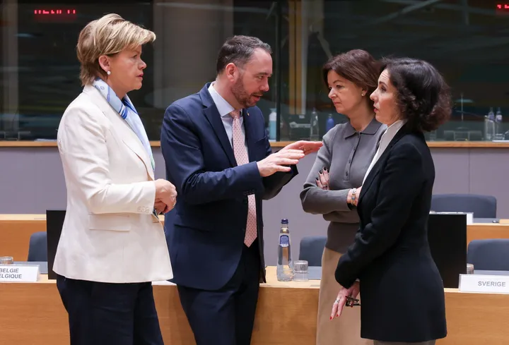 EU zegt Libanon te steunen, maar krijgt kritiek van parlementsleden vanwege standpunt t.o.v. Israël