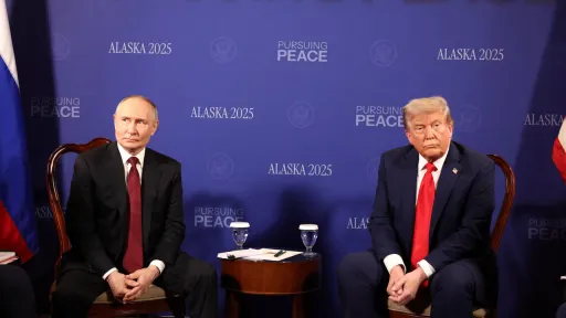 بوتين وترمب يبحثان ملفَي إيران وأوكرانيا.. وتحذير روسي من عواقب التصعيد