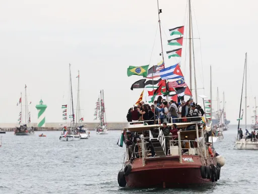 Türkiye condena a interceção por Israel de uma flotilha de ajuda a Gaza como “ato de pirataria”