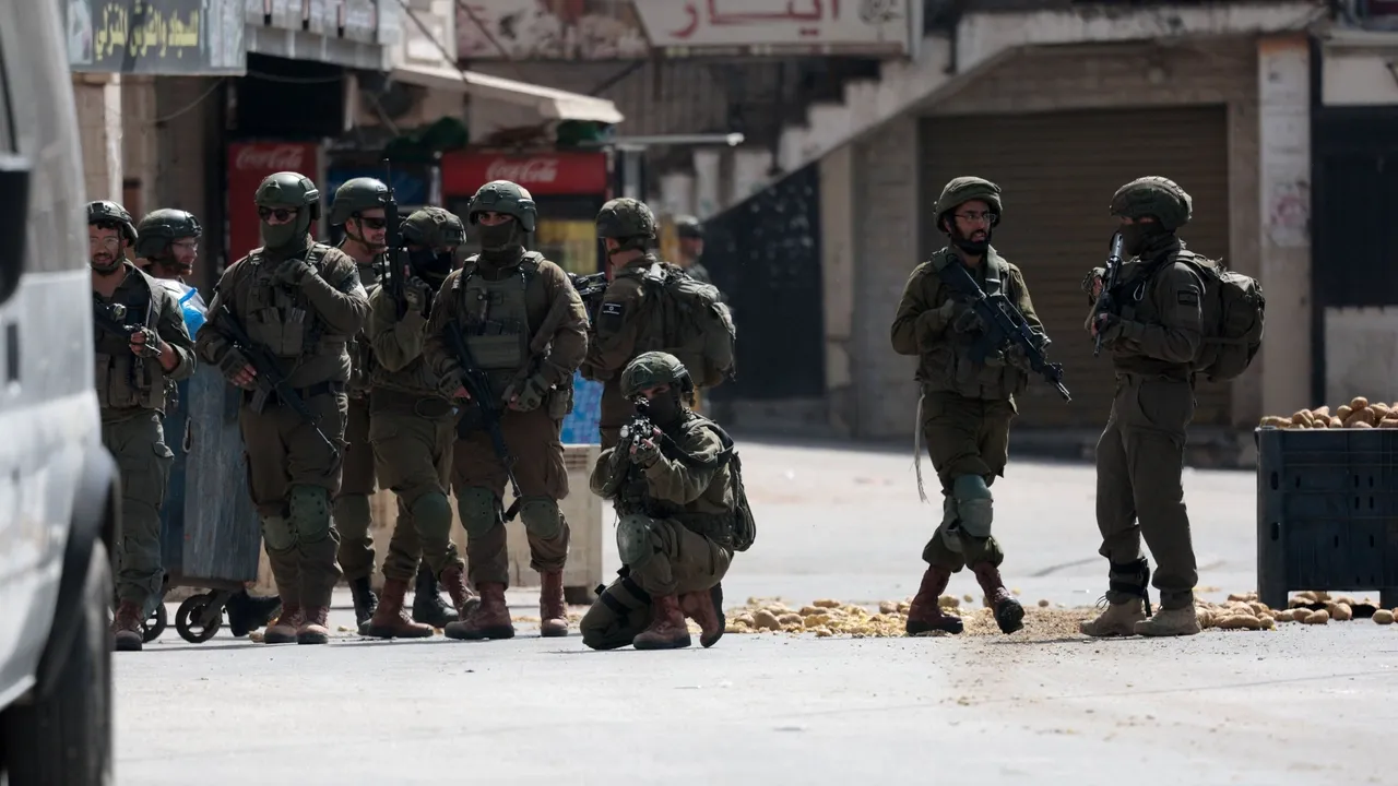 استشهاد طفل وإصابة 3 فلسطينيين برصاص جيش الاحتلال واعتداء مستوطنين بالضفة