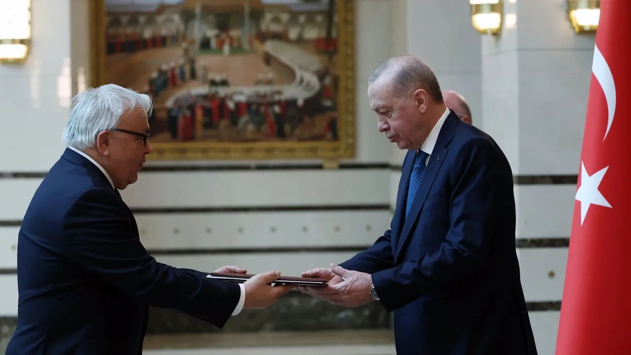 الرئيس أردوغان يتسلم أوراق اعتماد سفراء 5 دول في تركيا