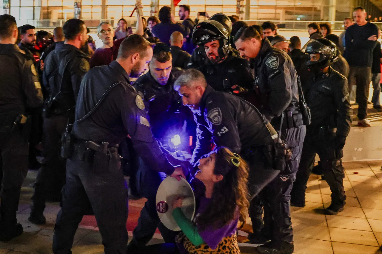 Tel Aviv: Hunderte Menschen fordern ein Ende des Iran-Kriegs