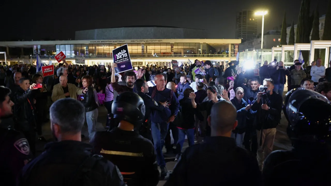 La police israélienne disperse une marche contre la guerre contre l'Iran et arrête 17 manifestants