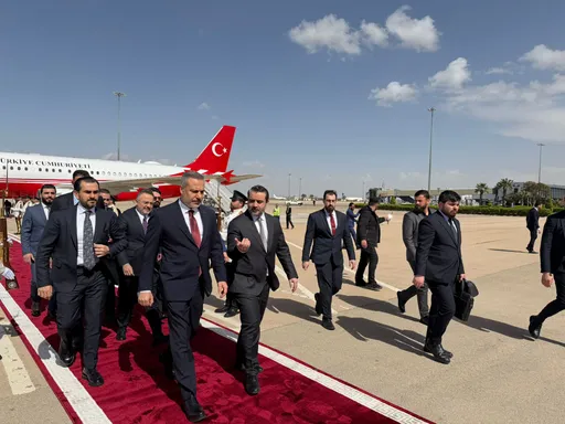 Глава МИД Турции Хакан Фидан прибыл в Дамаск для трехсторонних переговоров