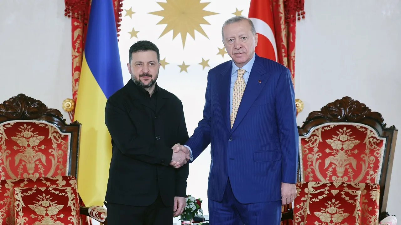 Erdogan recebe Zelensky: pede negociações para acabar com a guerra Rússia-Ucrânia