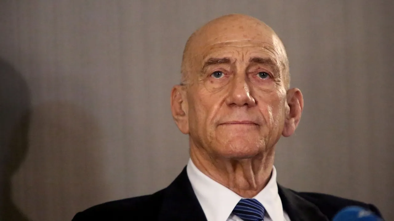 Ex-Israeli PM warns of war crimes in the occupied West Bank