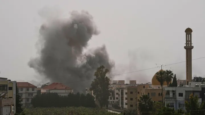 Pelo menos 20 mortos, incluindo crianças, após ataques israelitas atingirem o sul do Líbano