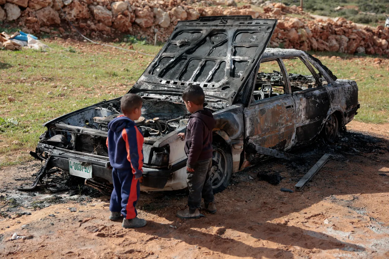 Izraelski doseljenici ranili 10 Palestinaca, zapalili kuće i vozila u napadima na Zapadnoj obali