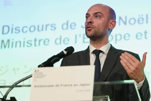 France warns US against infrastructure strikes in Iran, fears 'vicious cycle' of escalation