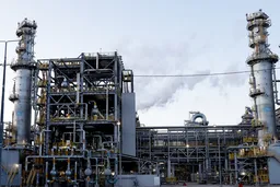 حمله هوایی ارتش اسرائیل به تأسیسات پتروشیمی در شیراز