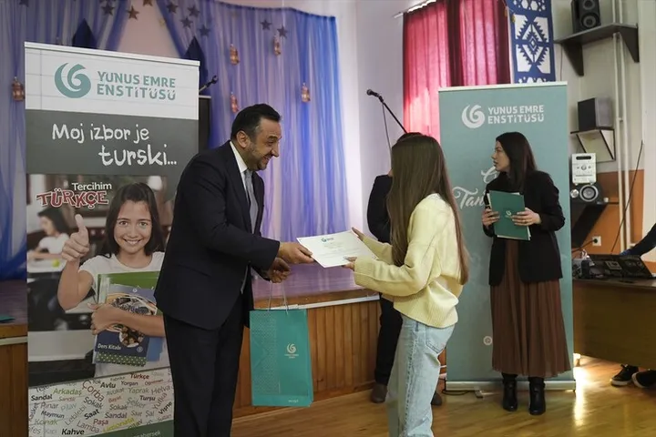 Nagrađeni najbolji učenici na ispitu iz turskog jezika Instituta Yunus Emre u BiH