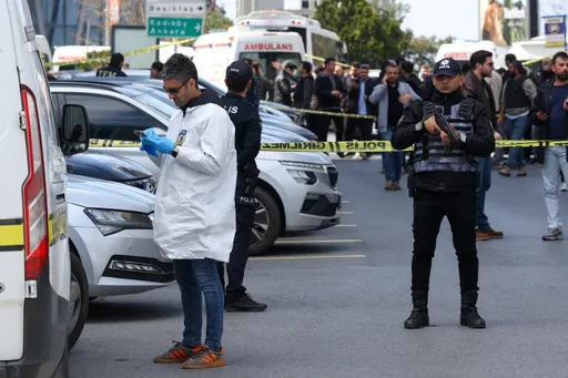 تركيا: تحييد إرهابيين وإصابة شرطيين بإطلاق نار قرب القنصلية الإسرائيلية في إسطنبول