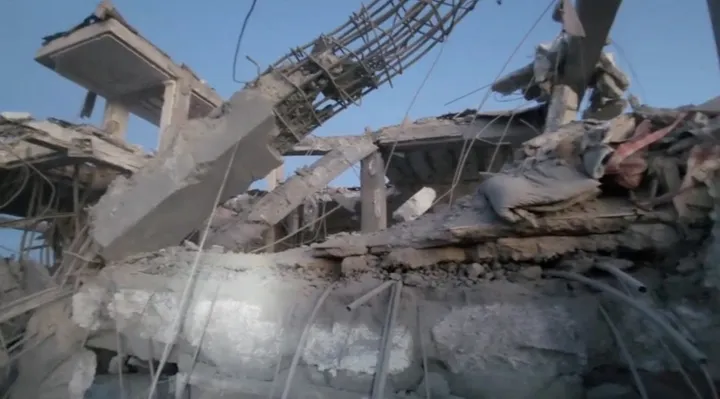 US steps up threats, strikes against Iran, but keeps diplomatic window open