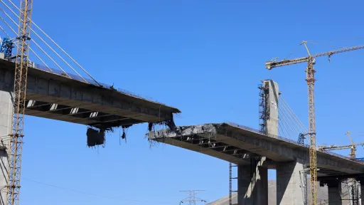 قتلى بغارات أمريكية-إسرائيلية على جسور وبنى تحتية في إيران وانفجارات بجزيرة خارك