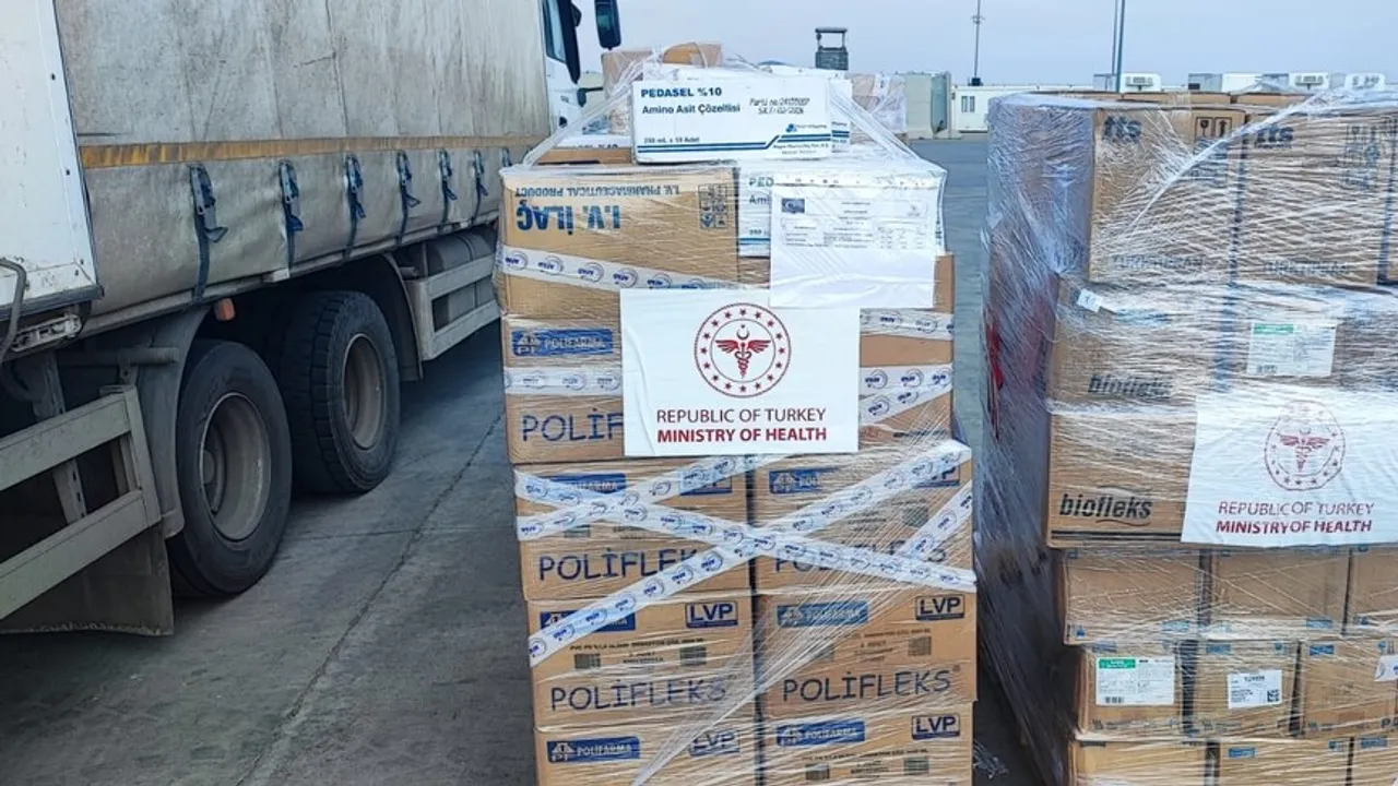 Tre kamionë ndihme me furnizime mjekësore nga Türkiye hyjnë në Iran