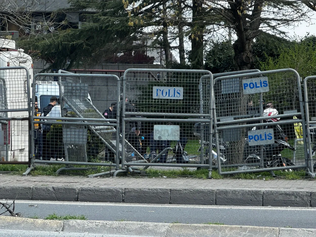 10 detained after terror attack on police post in Istanbul