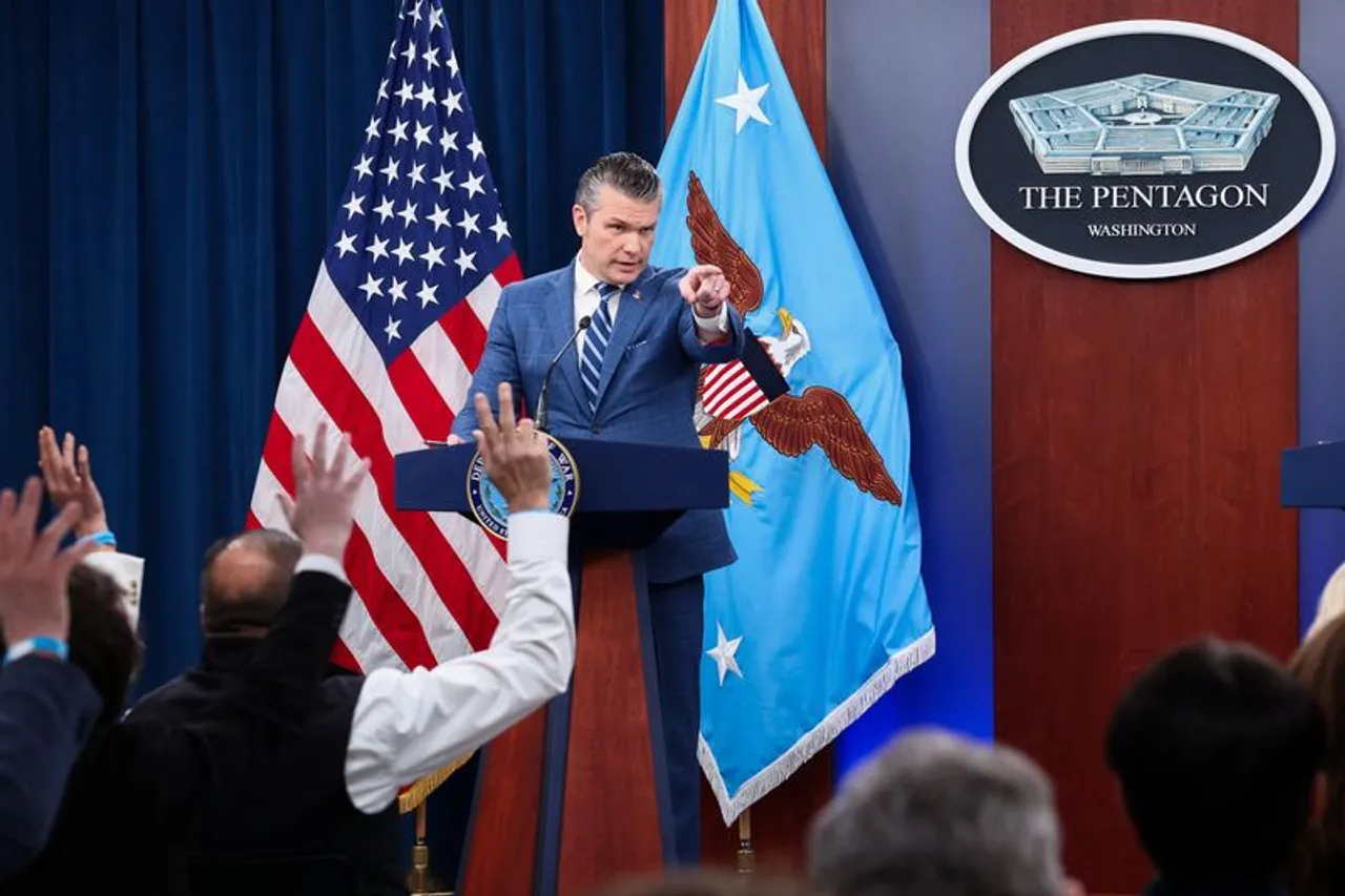 پنټاګون: د ایران دفاعي او صنعتي بنسټونه «په بشپړ ډول» ویجاړ شوي دي