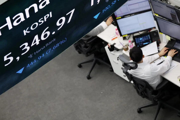 취약한 중동 휴전에 대한 경계감이 확산되면서 아시아 증시 하락