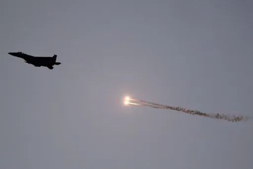 حرب إيران تسلّط الضوء على مفاهيم السيادة الجوية والتفوّق الجوي