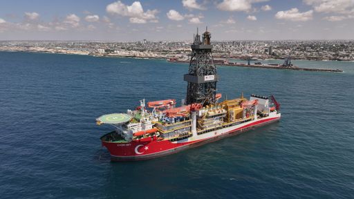 Anija turke  Çağrı Bey  mbërrin në Somali për misionin e parë jashtë shtetit në det të thellë