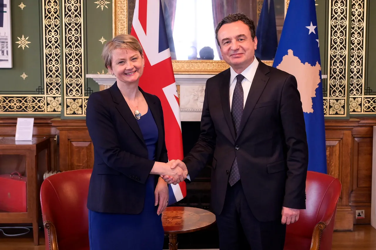 Kurti pritet nga sekretarja e Punëve të Jashtme e Mbretërisë së Bashkuar