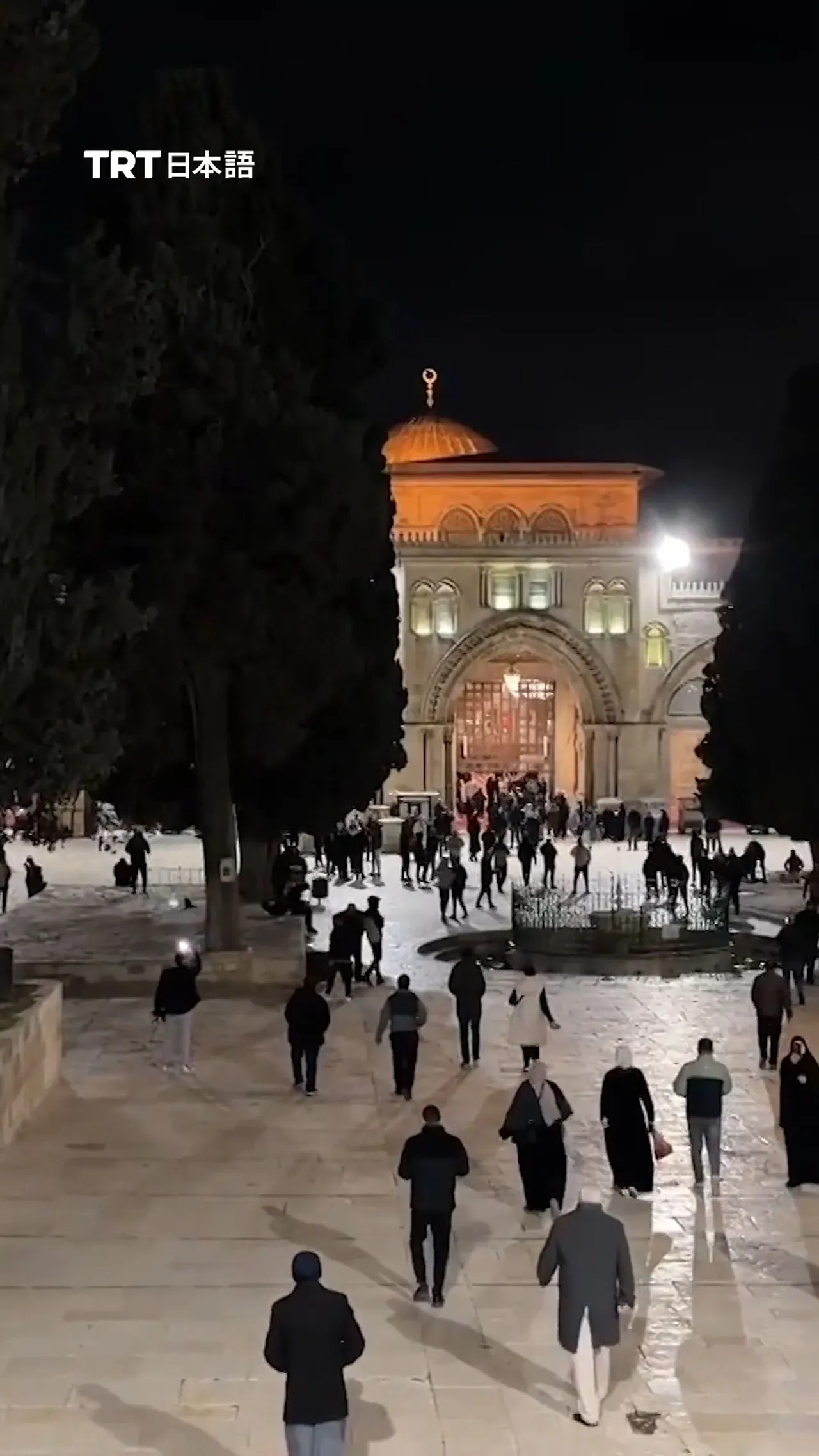 イスラエルにより40日間にわたりムスリムに閉鎖されていたアル=アクサー・モスクが再開放