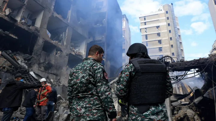 Liban: des frappes israéliennes meurtrières menacent la trêve, au moins 254 personnes tuées
