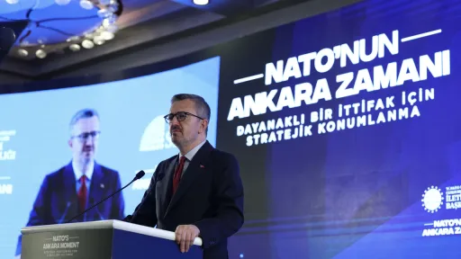Burhanettin Duran: A NATO-nak reformokra van szüksége a modern hadviseléshez