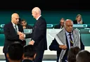 Kreu i Federatës Palestineze të Futbollit refuzon shtrëngimin e dorës me homologun izraelit