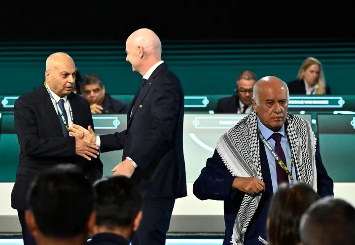 Kreu i Federatës Palestineze të Futbollit refuzon shtrëngimin e dorës me homologun izraelit