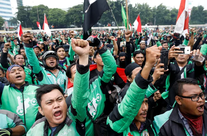 Pemerintah tetapkan batas komisi ojek online maksimal 8 persen, wajibkan BPJS kesehatan