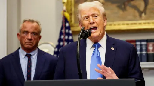 Iran: Téhéran active ses défenses aériennes, Trump prêt à ignorer le Congrès