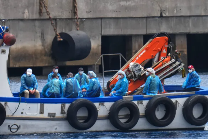 Está por acabar evacuación de crucero afectado por hantavirus, mientras confirman casos en pasajeros